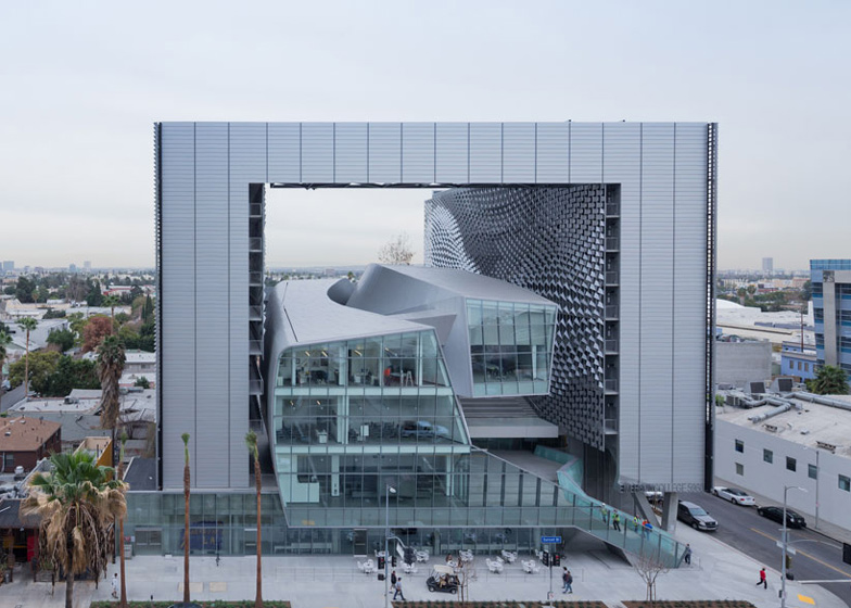 Fachada da Escola de Artes em Hollywood