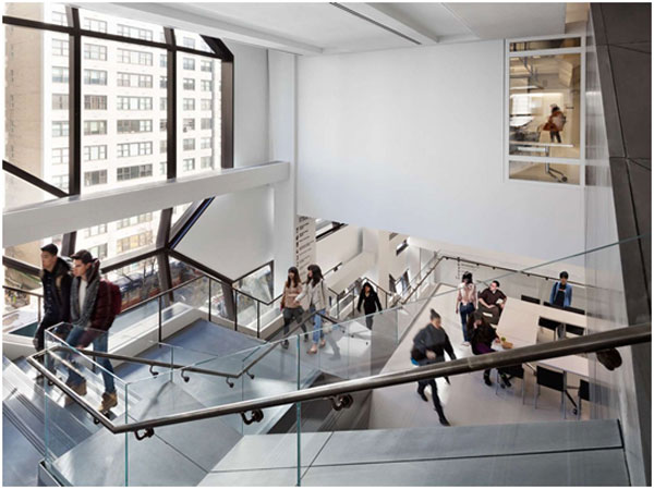 Projeto arquitetônico em NY traz campus para dentro do prédio