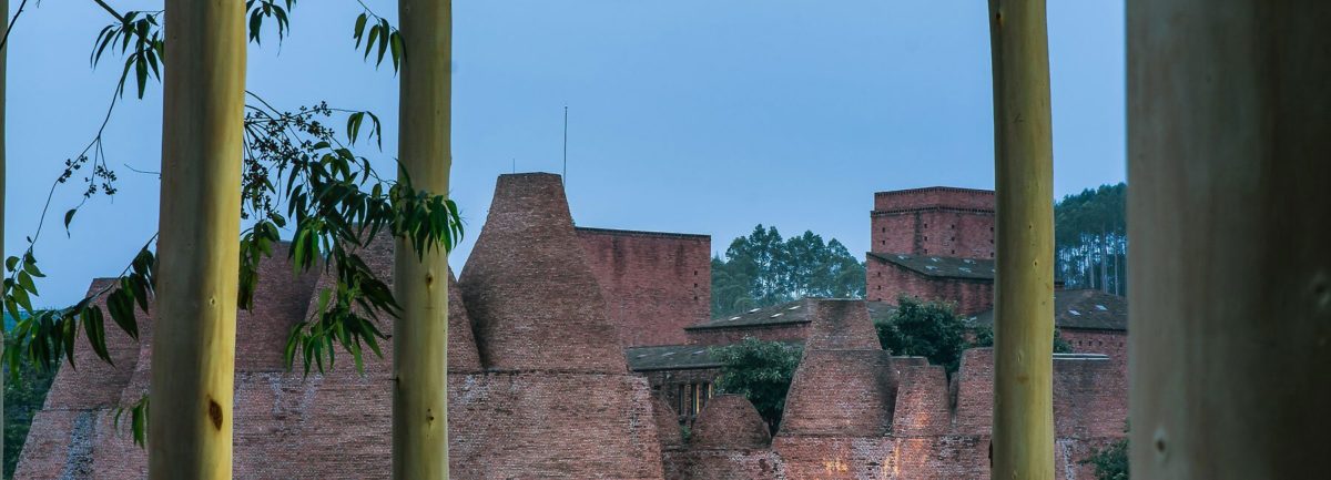 ccd-50-cloud-restaurant-undulating-red-brick-china-bramante